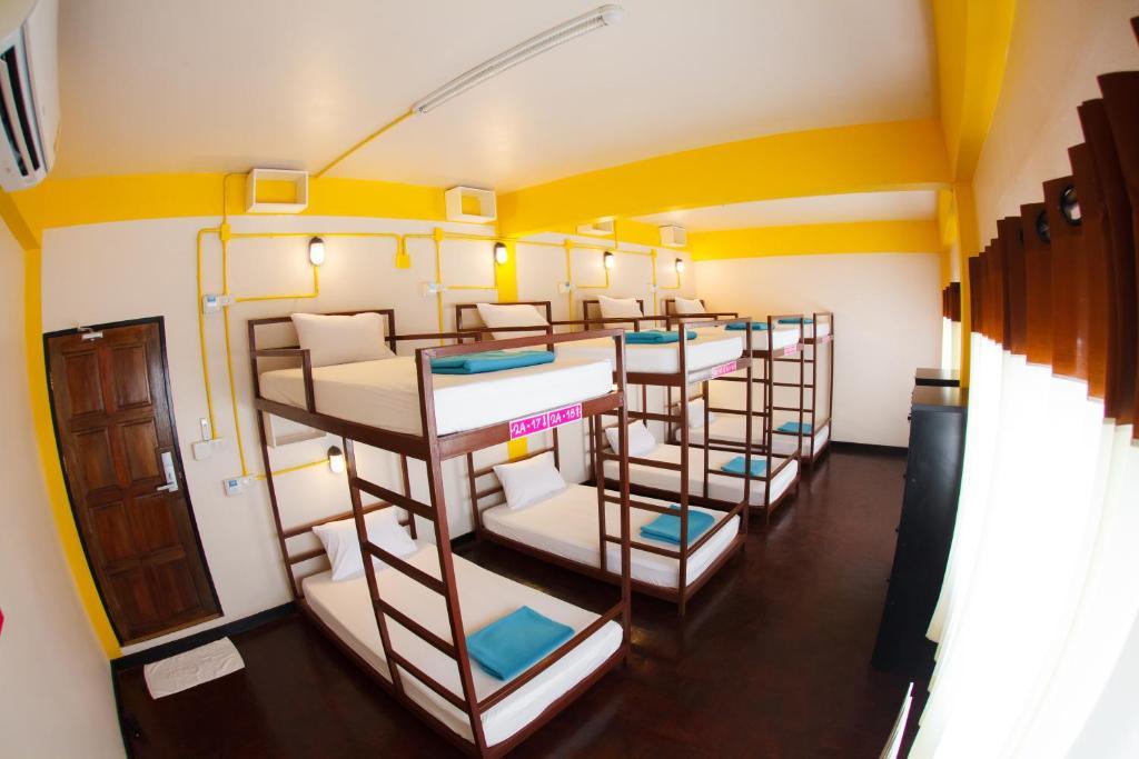 Fun-D Hostel Чианграй Номер фото
