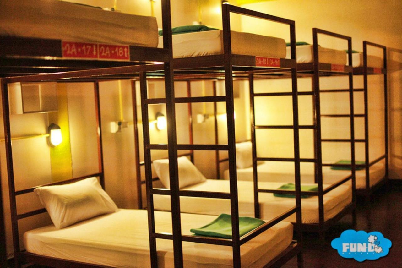 Fun-D Hostel Чианграй Экстерьер фото